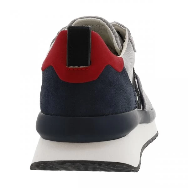 Sneakers Guess En Cuir Gris à Semelle Semi-compensée 6 Sneakers Guess En Cuir Gris à Semelle Semi-compensée – Image 4