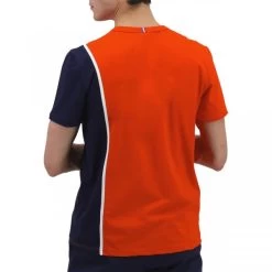 Le Coq Sportif T-shirt Col Rond Coq Sportif En Coton Rouge Avec Logo Iconique Brodé Et Parties Bicolores -Passons à la mode masculine ! 104813 137931vt t shirt a col rond coq sportif en coton rouge avec logo iconique brode et parties bicolores 04 600x600