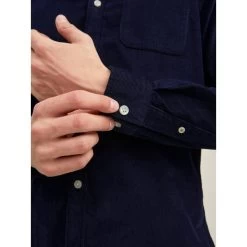 Chemise Slim Jack & Jones En Coton Bleu Marine Avec Manches Longues Et Col Italien -Passons à la mode masculine ! 105628 136439vt chemise jack et jones coton slim avec manches longues et col italien marine 05 600x600