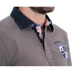 Polo Manches Longues à Col Boutonné Ruckfield En Coton Marron Avec Logo Brodé -Passons à la mode masculine ! 106107 135747vt polo manches longues a col boutonne ruckfield en coton marron avec logo brode 05 600x600