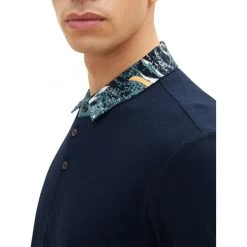Polo En Maille Piquée Tom Tailor En Coton Avec Manches Courtes Et Col Boutonné Bleu Marine -Passons à la mode masculine ! 111190 146083vt polo en maille piquee tom tailor en coton avec manches courtes et col boutonne bleu marine 05 600x600