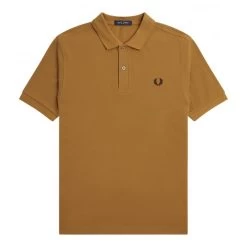 Polo En Maille Piquée Fred Perry En Coton Avec Manches Courtes Et Col Boutonné Caramel -Passons à la mode masculine ! 111476 145740vt polo en maille piquee fred perry en coton avec manches courtes et col boutonne caramel 02 600x600
