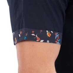 Chemise Droite Ruckfield En Coton Avec Manches Courtes Et Col Français Bleu Nuit Fleuri -Passons à la mode masculine ! 111800 145325vt chemise droite ruckfield en coton avec manches courtes et col francais bleu nuit fleuri 04 600x600