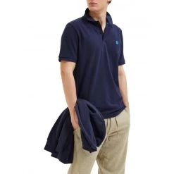 Polo En Maille Piquée Selected Dante En Coton Biologique Avec Manches Courtes Et Col Boutonné Bleu Marine -Passons à la mode masculine ! 111837 145169vt polo en maille piquee selected dante en coton biologique avec manches courtes et col boutonne bleu marine 05 600x600