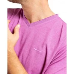 T-shirt Col V Mise Au Green En Coton Avec Manches Courtes Parme -Passons à la mode masculine ! 115797 151159vt t shirt col v mise au green en coton avec manches courtes parme 03 600x600