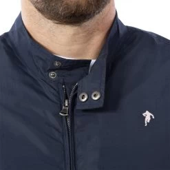 Veste Ruckfield Avec Manches Longues Et Col Montant Bleu Marine -Passons à la mode masculine ! 116761 106584vt veste ruckfield avec manches longues et col montant bleu marine 03 600x600